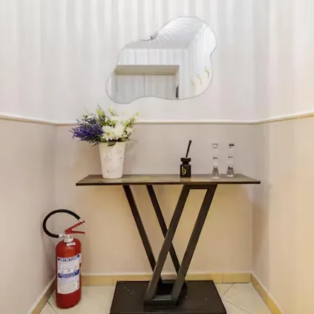 Апартаменты L'angolo Fiorito House