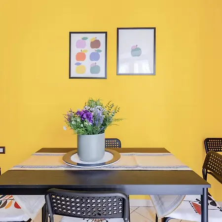 L'angolo Fiorito House Апартаменты Неаполь