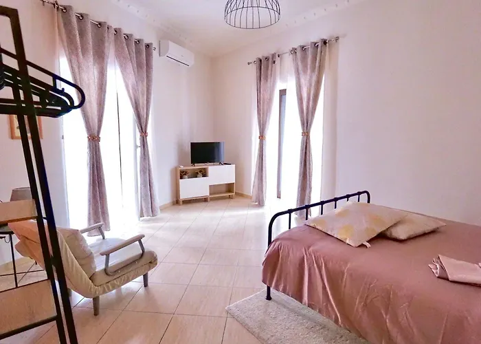 L'angolo Fiorito House *